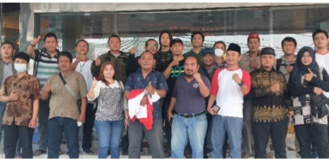 
Sejahterakan PKL, DPC PPKL Kota Bekasi Gelar Rapat Persiapan Pelantikan