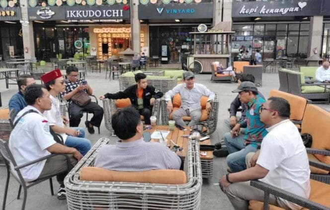 
Penyematan Pin Emas SMSI Pusat untuk Jenderal Dudung, SMSI Kab. Bekasi Siapkan Award Gandeng Meikarta