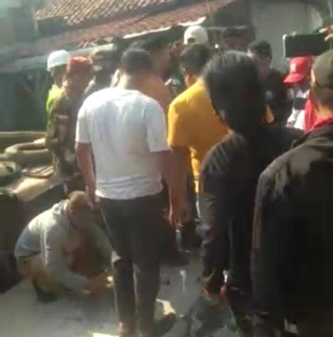 
Oknum Ormas Diduga Backup Kontraktor Nakal Dalam Kegiatan Pengecoran Jalan