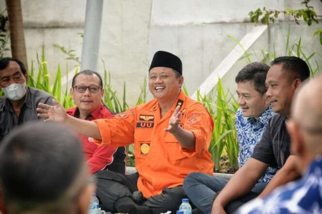 
Wagub Jabar Silaturahmi dengan Perwakilan Serikat Buruh Bahas UMP dan UMK 2023