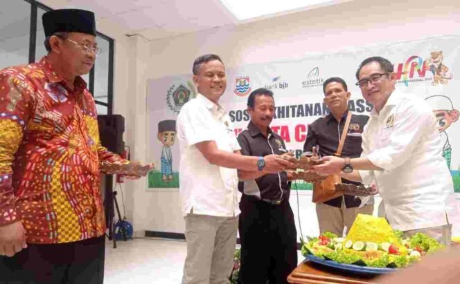 PWI Kota Cimahi Adakan Baksos Khitanan Massal Peringati Hari Pers Nasional 2023