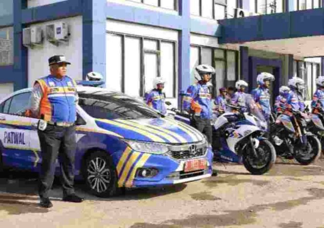 
Dalam rangka Pengamanan Operasi Ketupat Jaya 2023, Dinas Perhubungan (Dishub) Kabupaten Bekasi siapkan 126 Personel jelang puncak arus mudik lebaran 1444 Hijriah.