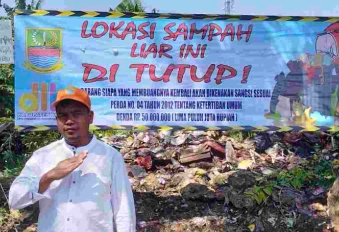 
Penutupan TPS Liar di Cikarang Pusat. (Doc: Istimewa)