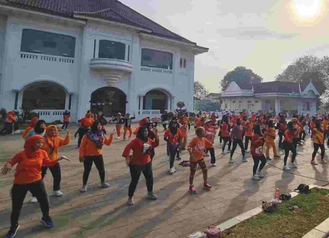 
Senam Lansia di Museum Gedung Juang, Tambun Selatan, Kabupaten Bekasi. (Doc: Istimewa)