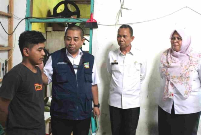 
Pemerintah daerah melalui Dinas Perumahan Rakyat dan Kawasan Permukiman (Disperkimtan), Dinas Sosial dan Dinas Pengendalian Penduduk dan Keluarga Berencana (DPPKB) melakukan kolaborasi. (Doc: Istimewa)