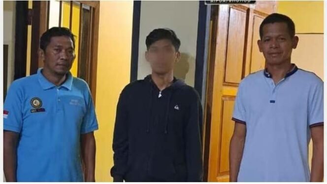 
Petugas pengisi uang di mesin ATM di Kalimantan Utara (Kaltara) yang dikenal dengan inisial F (27 tahun) telah ditangkap oleh pihak kepolisian karena melakukan pencurian sebesar Rp 1,1 miliar. (Dok: Istimewa)