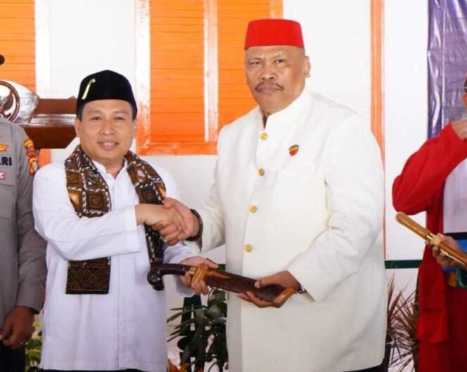 
Ketua DPRD BN Holik Siap Dorong Alokasi Anggaran untuk Lebaran Bekasi. (Doc: Istimewa)