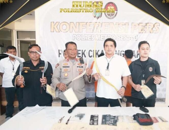 Press Release Penangkapan Pelaku Begal di Mapolsek Cikarang Barat, Kabupaten Bekasi. (Dok: Istimewa)
