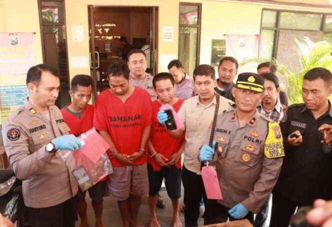 
Polrestabes Surabaya Tangkap Tiga Pelaku Jambret. (Dok: Istimewa)
