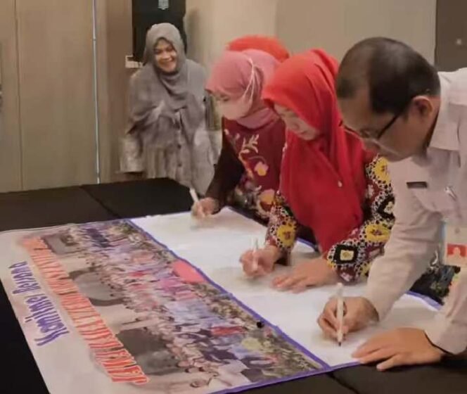 
Dinas Pendidikan Kabupaten Bekasi mengadakan kegiatan Sosialisasi dan Advokasi Kebijakan Pencegahan Stunting serta PAUD Holistik Integratif kepada Kepala Sekolah dan Perwakilan Guru PAUD se-Kabupaten Bekasi. (Dok: Istimewa)