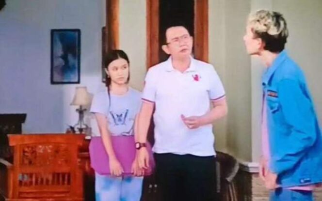 
Pj Bupati Bekasi Dani Ramdan berperan sebagai Pak Lurah yang memiliki dua orang putri yang salah satu putrinya disukai dan dikejar-kejar oleh Komika Cemen. (Dok: Istimewa)