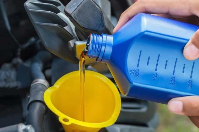 
Ilustrasi Penggantian Oli Kendaraan. (Dok: Istimewa)