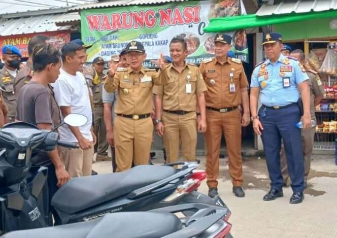 
Penertiban Parkir Liar di Pasar Tegaldanas untuk Mengatasi Kemacetan. (Dok: Istimewa)