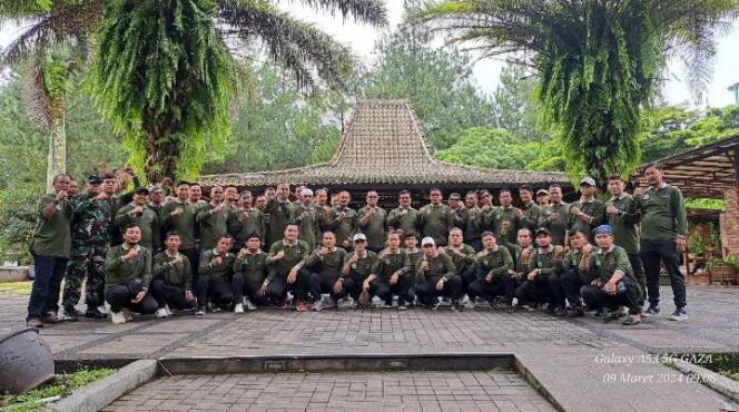 
Pelaksanaan Bimtek LPM Kelurahan Cikiwul Bersama RT RW. (Dok: Istimewa)