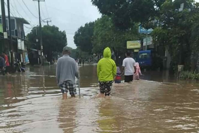 
Ilustrasi Bencana Banjir di Kecamatan Setu, Kabupaten Bekasi. (Dok: Istimewa)