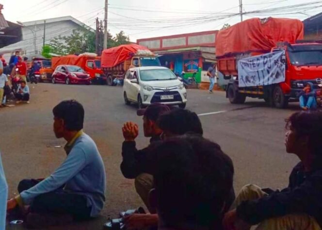 
Unjuk Rasa PHL Kali Asem TPA Bantargebang. (Dok: Istimewa)