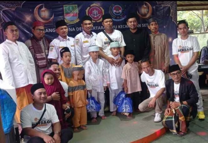 
Karang Taruna Desa Kertarahayu, Kecamatan Setu Kabupaten Bekasi Menggelar Acara, Santunan Anak Yatim Piatu dan Buka Puasa Bersama. (Dok: Istimewa) 