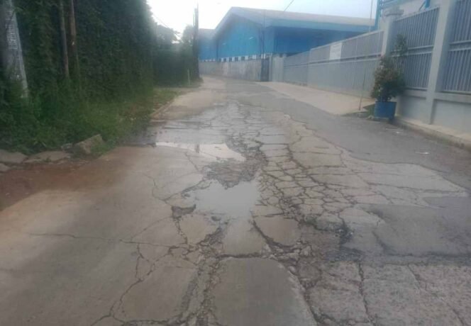 
Kegiatan Peningkatan saluran Drainase Jl. Pangkalan 6 kelurahan Ciketing Udik (Depan SD Ciketing Udik) tahun 2023. (Dok: Istimewa)