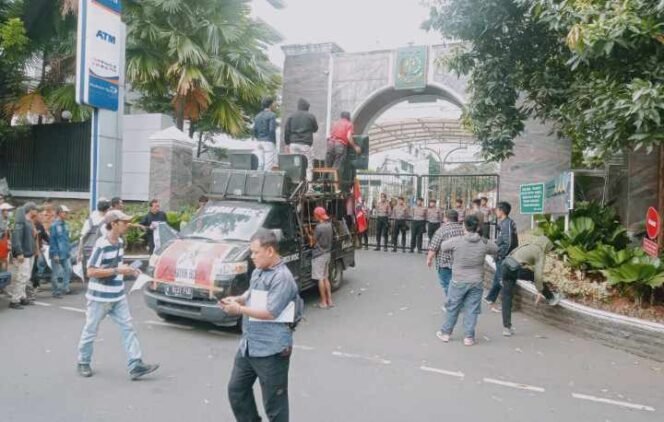 Gerakan Mahasiswa Nasional Indonesia (GMNI) Bekasi aksi damai di Kejaksaan Agung RI. (Dok: Istimewa)