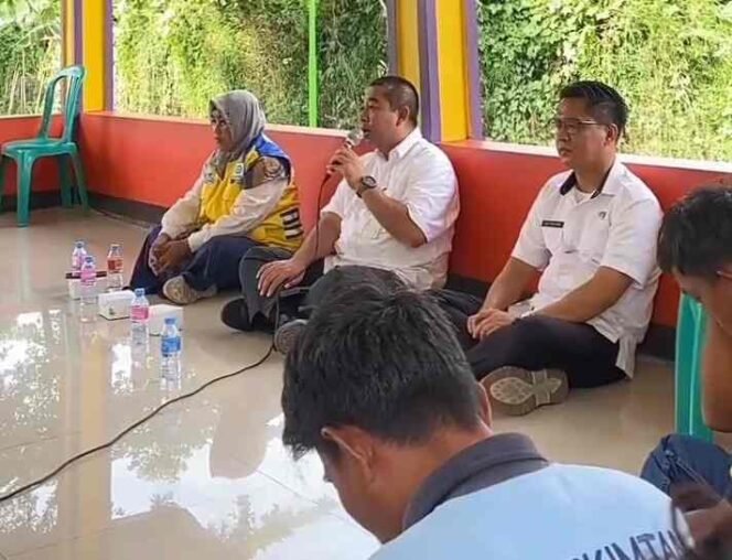 
Kepala Dinas Perkimtan Kabupaten Bekasi, Nurchaidir, saat Agenda Rapat Internal Pegawai Disperkimtan. (Dok: Istimewa)