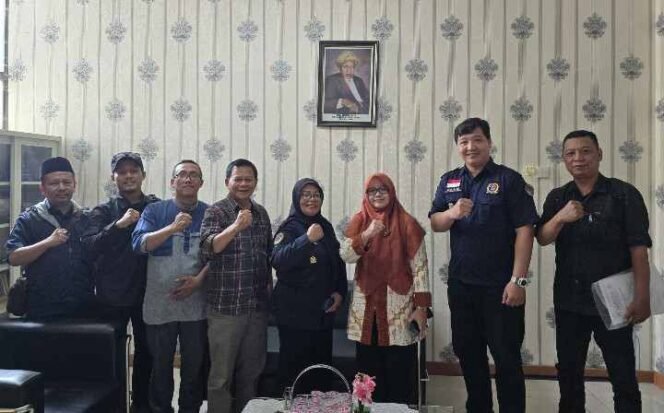 
AWPI DPC Kabupaten Bekasi Jalin Sinergitas dengan Bakesbangpol Kabupaten Bekasi. (Dok: Istimewa)