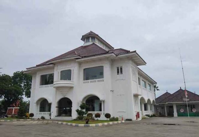 
Gedung Juang 45 Bekasi Pernah Ditetapkan Sebagai Cagar Budaya Oleh Menteri Pendidikan dan Kebudayaan atau Pemerintah Pusat pada Tahun 1999. (Dok: Istimewa)