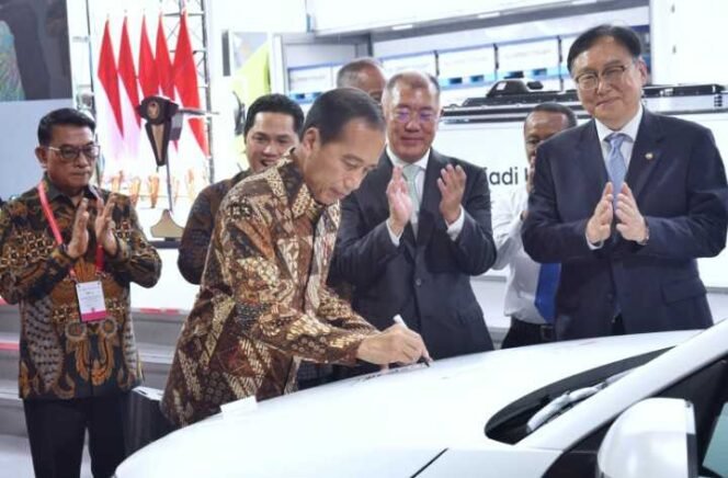 
Presiden Jokowi Resmikan Pabrik Baterai Kendaraan Listrik. (Dok: Istimewa)