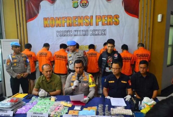 
Press Release Polres Metro Bekasi Ungkap Kasus Peredaran Narkoba. (Dok: Istimewa)