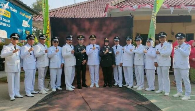 
Upacara HUT RI Ke-79 Pemerintah Kecamatan Setu, Kabupaten Bekasi. (Dok: Istimewa)