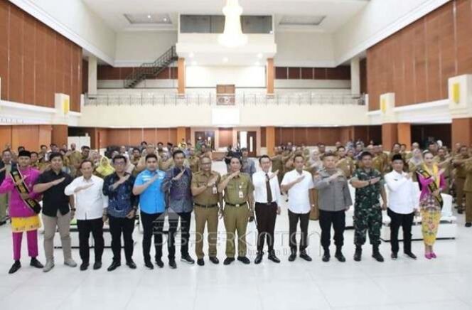 
Peluncuran Aplikasi Bantuan Pendidikan Pintar Kabupaten Bekasi Tahun 2024. (Dok: Istimewa)