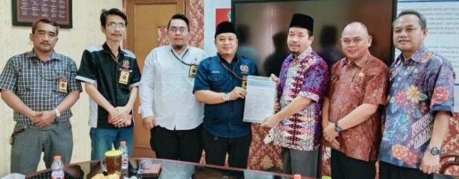 
PWI Bekasi Raya Sambangi Disdik Kota Bekasi. (Dok: Istimewa)