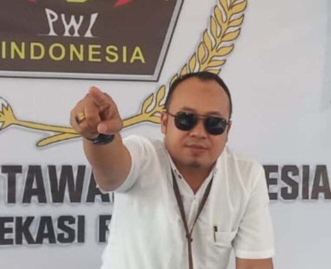 
Ketua PWI Bekasi Raya, Ade Muksin. (Dok: Istimewa)
