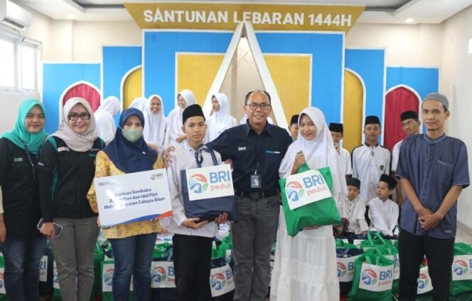 
Implementasi Program BRI Peduli, BRI Cikarang Berikan Bantuan Sembako Ramadhan dan Idul Fitri ke Yayasan Cahaya Alam