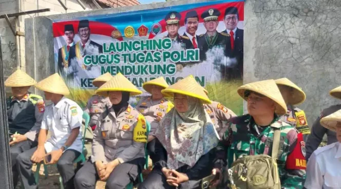 
Polsek Setu Ikuti Zoom Meeting Lounching Gugus Tugas Polri Dukung Program Ketahanan Pangan. (Dok: Istimewa)