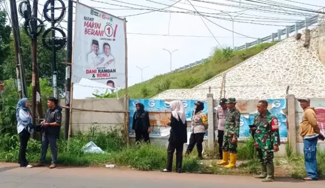 
PPK Setu Tertibkan APK Pilkada 2024. (Dok: Istimewa)