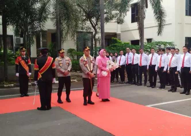 
Pelaksanaan Acara Sertijab Kapolres Metro Bekasi Kabupaten. (Dok: Istimewa)