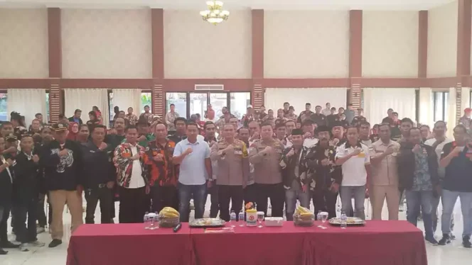 
Polres Metro Bekasi Silaturahmi dengan Ormas dan LSM se-Kabupaten Bekasi. (Dok: Istimewa)