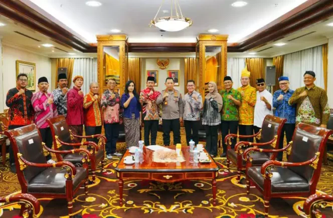Kapolri menerima audiensi dari Dewan Pimpinan Nasional Forum Keberagaman Nusantara (DPN FKN). (Dok: Istimewa)