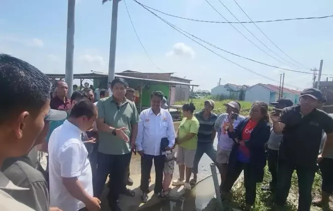 
Menteri PKP, Maruarar Sirait, melakukan sidak di dua lokasi perumahan bersubsidi di Tambun Utara. (Dok: Istimewa)