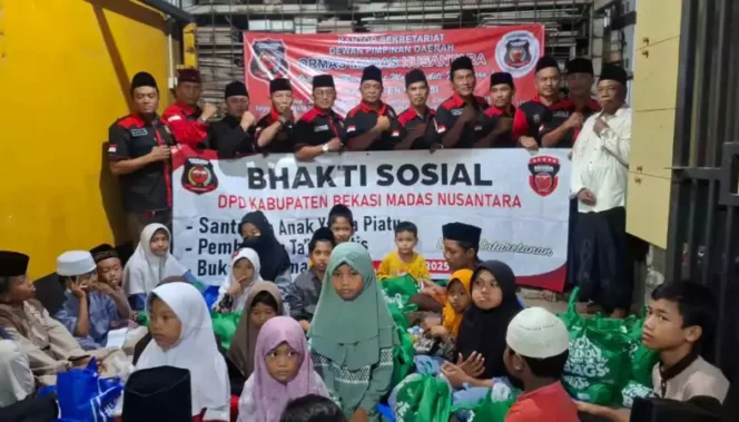 
LSM Madas Nusantara Kabupaten Bekasi Berbagi Takjil dan Santunan Anak Yatim. (Dok: Istimewa)
