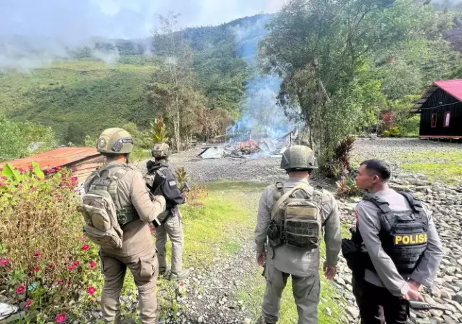 
Rumah Kosong di Kampung Trikora, Distrik Pruleme, Kabupaten Puncak Jaya, Provinsi Papua Tengah, dilaporkan terbakar. (Dok: Istimewa)