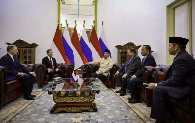 Presiden Republik Indonesia, Prabowo Subianto, menerima kunjungan kehormatan Wakil Perdana Menteri Pertama Federasi Rusia, Denis V. Manturov, di Istana Merdeka, Jakarta. (Dok: Istimewa)