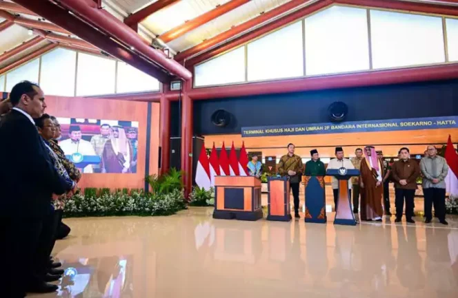 
Presiden Prabowo Subianto mengumumkan rencana pembangunan Perkampungan Indonesia di Arab Saudi. (Dok: Istimewa)