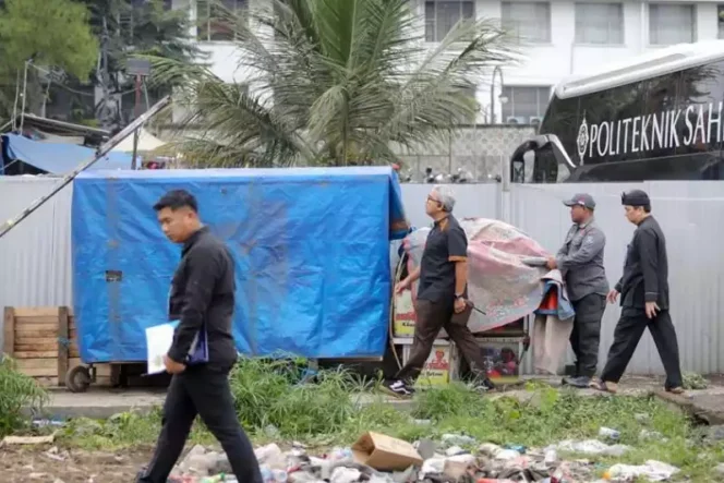 
Penyegelan Lahan Palaguna Oleh Pemkot Bandung. (Dok: Istimewa)