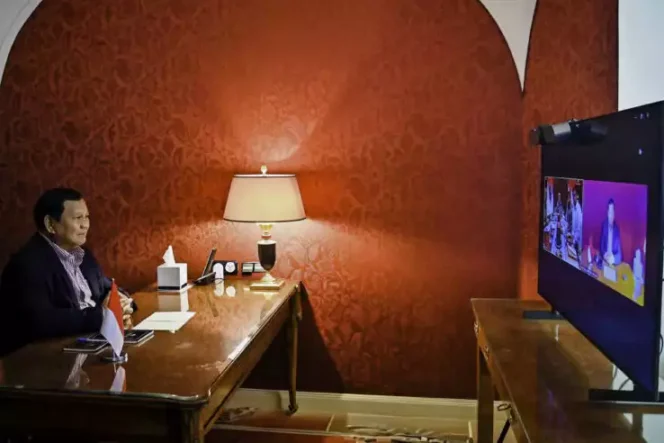 
Presiden Prabowo dalam rapat melalui video conference. (Dok: Istimewa)