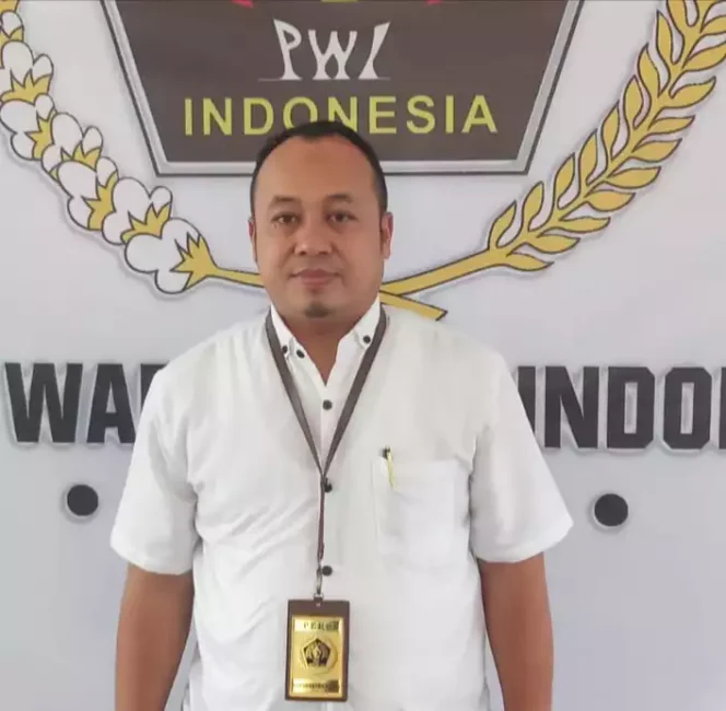 
Ketua PWI Bekasi Raya, Ade Muksin, S.H. (Dok: Istimewa)