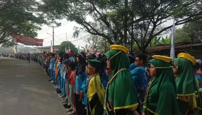 
Gerak Jalan Santai Tingkat Kecamatan Setu, Kabupaten Bekasi. (Dok: Istimewa)