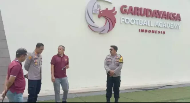 
Kapolsek Setu Beri Imbauan Kamtibmas Menjelang Pelaksanaan Nusantara Open 2025 di Stadion Garuda Yaksa. (Dok: Istimewa)