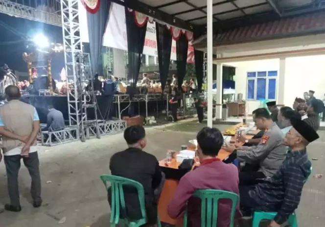 
Pemdes Tamanrahayu Gelar Pesta Rakyat dengan Wayang Golek memeriahkan hari Kemerdekaan RI. (Dok: Istimewa)
