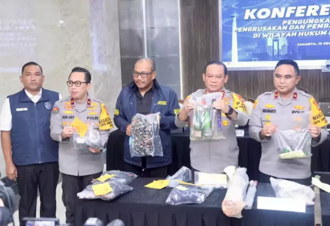 
Polda Metro Jaya Tetapkan 16 Tersangka dalam Kasus Perusakan Fasilitas Umum. (Dok: Istimewa)